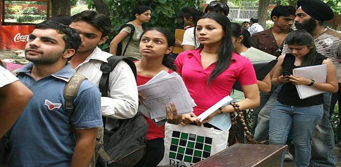 DU 1st cut-off list: Students can check cut-offs on the official website of DU -- du.ac.in DU 1st cut-off list: Students can check cut-offs on the official website of DU -- du.ac.in