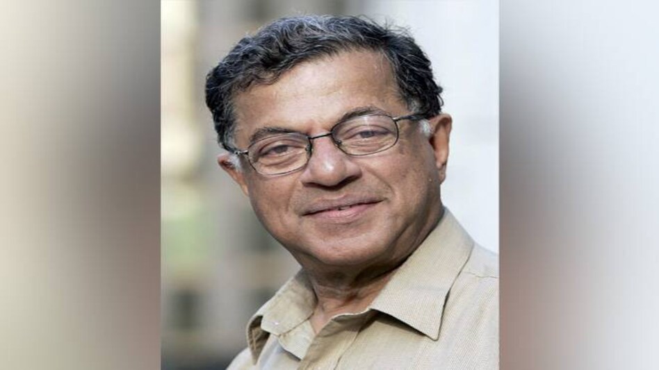 Veteran actor and playwright Girish Karnad passed away at a Bengaluru hospital at 6.30 am today. Veteran actor and playwright Girish Karnad passed away at a Bengaluru hospital at 6.30 am today.