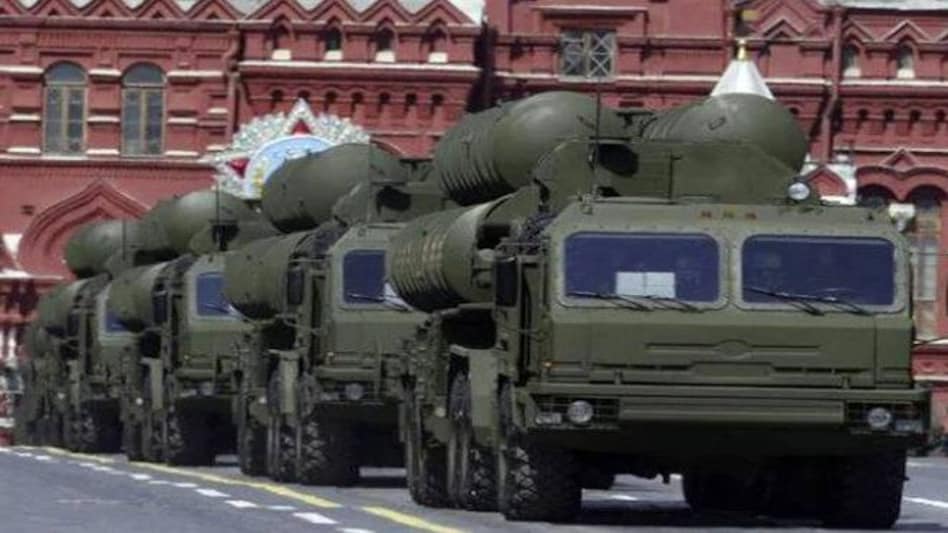 S-400 Triumf missile deal: The Indian government may make payments for Russian arms comprising S-400 air defence missile system in euros to a Russia-nominated bank to circumvent the risk of US sanctions for the purchase of military hardware. S-400 Triumf missile deal: The Indian government may make payments for Russian arms comprising S-400 air defence missile system in euros to a Russia-nominated bank to circumvent the risk of US sanctions for the purchase of military hardware.
