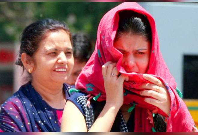 Delhi heat wave: IMD issues red warning, temp expected to cross 45 degrees in the next 2 days