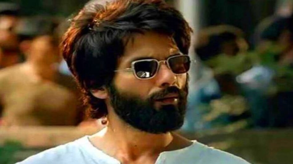 Kabir Singh Box office collection Day 21: Shahid Kapoor starrer Kabir Singh is the fifth highest-grossing movie in a third weekend and his first movie to score a double-century at the box office Kabir Singh Box office collection Day 21: Shahid Kapoor starrer Kabir Singh is the fifth highest-grossing movie in a third weekend and his first movie to score a double-century at the box office