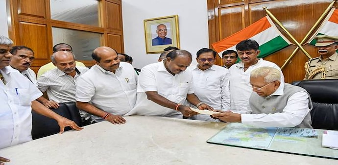 Karnataka Chief Minister HD Kumaraswamy submits his resignation to Karnataka Governor Vajubhai Vala after losing the vote of confidence, in Bengaluru (PTI) Karnataka Chief Minister HD Kumaraswamy submits his resignation to Karnataka Governor Vajubhai Vala after losing the vote of confidence, in Bengaluru (PTI)