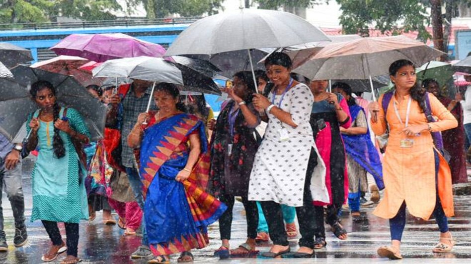 Heavy rains to lash Kerala this week, red alert in five districts over flood-like situation Heavy rains to lash Kerala this week, red alert in five districts over flood-like situation