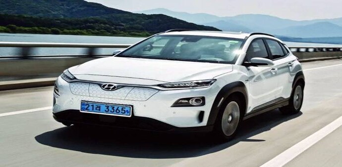 A Hyundai Kona electric SUV caught fire and exploded inside a home garage last Friday in Montreal, Canada. A Hyundai Kona electric SUV caught fire and exploded inside a home garage last Friday in Montreal, Canada.