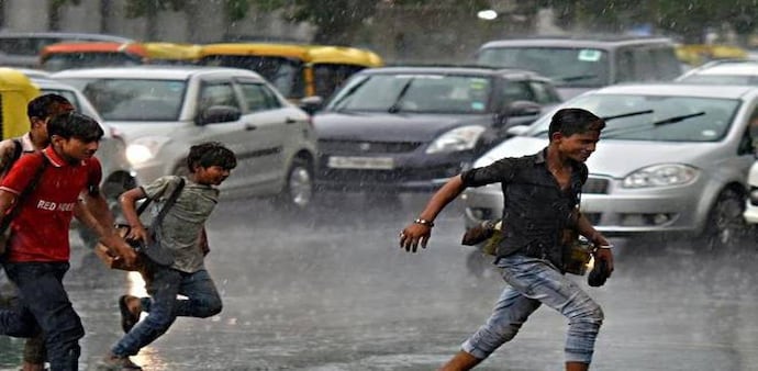 Delhi NCR Weather Update: It may be noted that Delhi rains first made its spell on July 4 which is likely to continue for the next 24 hours Delhi NCR Weather Update: It may be noted that Delhi rains first made its spell on July 4 which is likely to continue for the next 24 hours