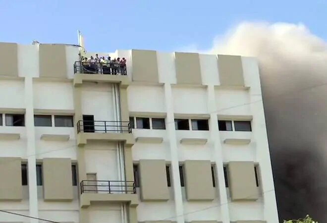 The blaze started at around 3 pm at the building in suburban Bandra, which houses state-owned MTNL, and all those stranded were rescued by the evening. The blaze started at around 3 pm at the building in suburban Bandra, which houses state-owned MTNL, and all those stranded were rescued by the evening.