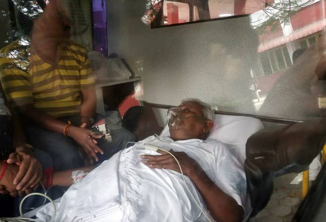 Saravana Bhavan owner P Rajagopal arrives at Madras High Court in an ambulance Saravana Bhavan owner P Rajagopal arrives at Madras High Court in an ambulance