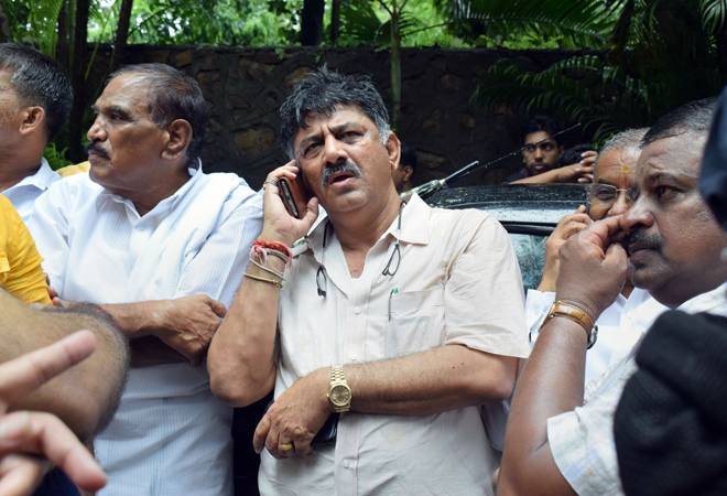 Karnataka crisis: Shivakumar stopped from entering hotel where rebel MLAs are staying