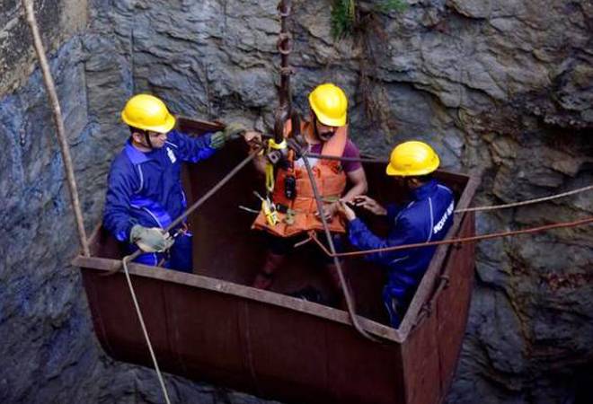 The trade unions across the spectrum are opposed to a ham-handed work the central government has done without sufficient attention to workers' safety. The trade unions across the spectrum are opposed to a ham-handed work the central government has done without sufficient attention to workers' safety.