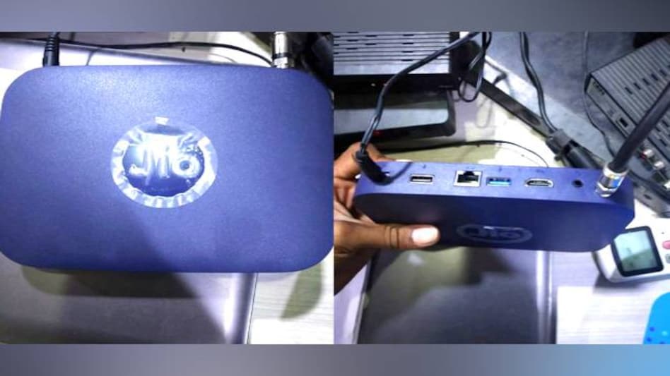 Going by the leaked image, the hybrid Jio Fiber set-top-box comes with different connectivity ports. Going by the leaked image, the hybrid Jio Fiber set-top-box comes with different connectivity ports.