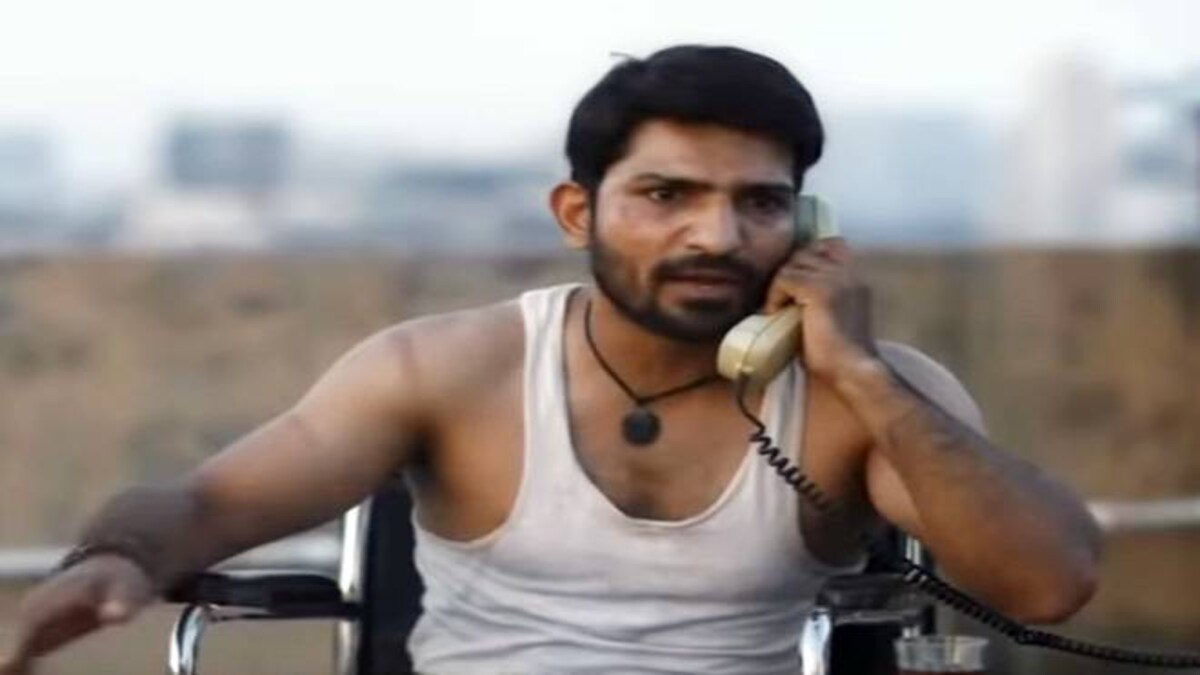 Parle G Netflix Swiggy Join In On Sacred Games 2 Hilarious Meme Fest Businesstoday Parle G Netflix Swiggy Join In On Sacred Games 2 Hilarious Meme Fest Businesstoday