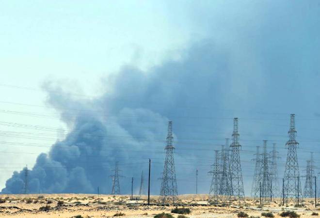 Smoke is seen following a fire at an Aramco factory in Abqaiq, Saudi Arabia, on September 14. Photo: Reuters Smoke is seen following a fire at an Aramco factory in Abqaiq, Saudi Arabia, on September 14. Photo: Reuters