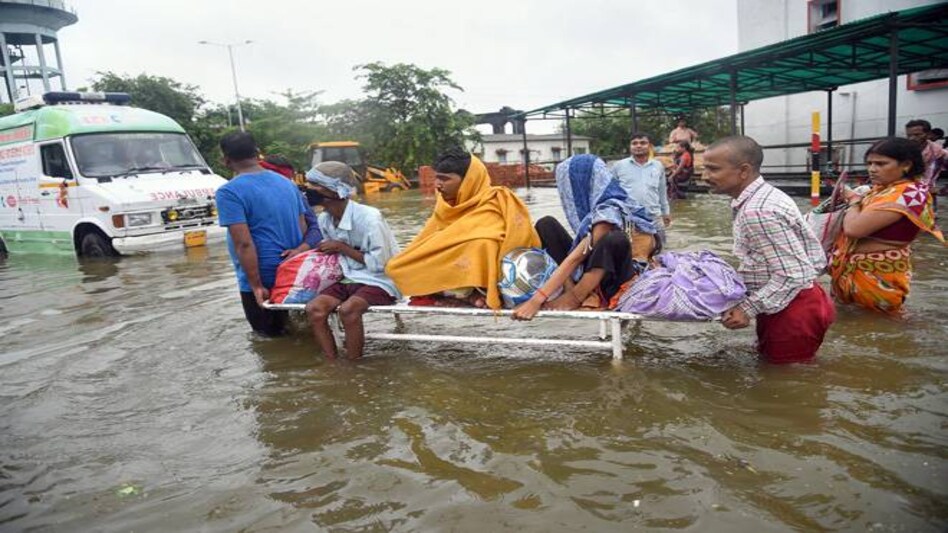 Nearly 110 dead in 4 days due to heavy rains across country; Bihar issues red alert Nearly 110 dead in 4 days due to heavy rains across country; Bihar issues red alert