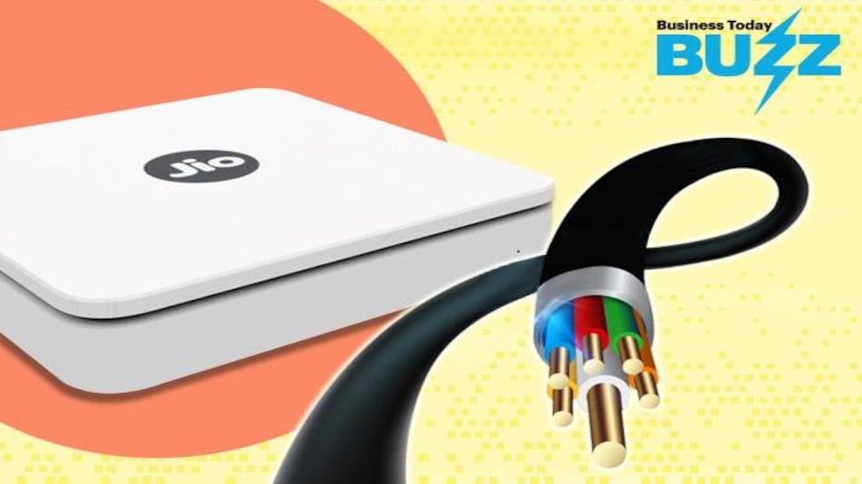 Whether it's broadband, smart home solutions, free HD television offer, first-day-first-show of movies, experts are busy picking holes in Jio's offering, and pointing out missed opportunities. Whether it's broadband, smart home solutions, free HD television offer, first-day-first-show of movies, experts are busy picking holes in Jio's offering, and pointing out missed opportunities.