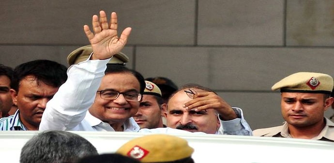 Sonia Gandhi, Manmohan Singh meet Chidambaram Sonia Gandhi, Manmohan Singh meet Chidambaram