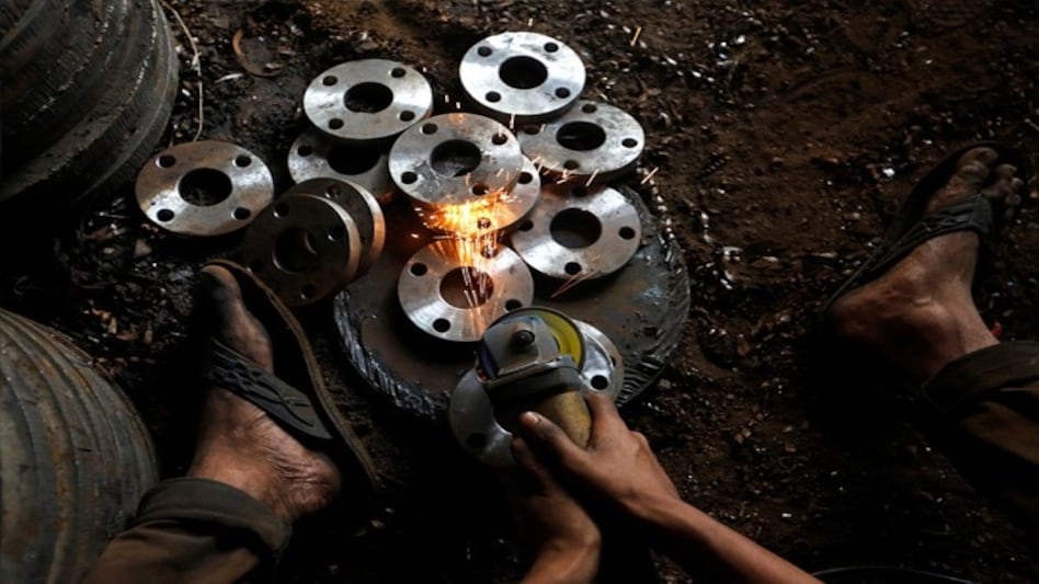 Dwindling growth in eight core industries further emphasises on the economic slowdown reflected in the dismal GDP figures. Dwindling growth in eight core industries further emphasises on the economic slowdown reflected in the dismal GDP figures.