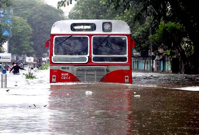 Mumbai rains Live Updates: The city of Mumbai woke up to a rainy morning on Wednesday as heavy rains lashed several parts of the metropolis and suburbs. Mumbai rains Live Updates: The city of Mumbai woke up to a rainy morning on Wednesday as heavy rains lashed several parts of the metropolis and suburbs.