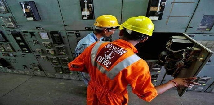 ONGC formed a gap up chart pattern with the opening bell and later rose 9.03% to touch an intraday high of Rs 129.8 on BSE, against the last closing price of Rs 119.05. ONGC formed a gap up chart pattern with the opening bell and later rose 9.03% to touch an intraday high of Rs 129.8 on BSE, against the last closing price of Rs 119.05.