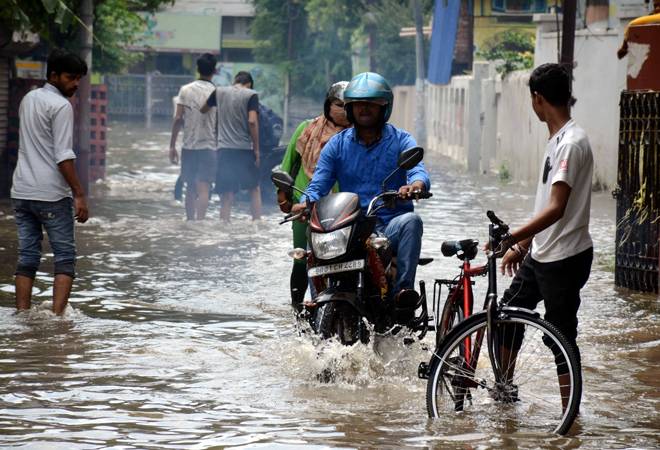 Mumbai weather: Schools, junior colleges closed after IMD issues 'heavy rainfall' warning in city, suburbs
