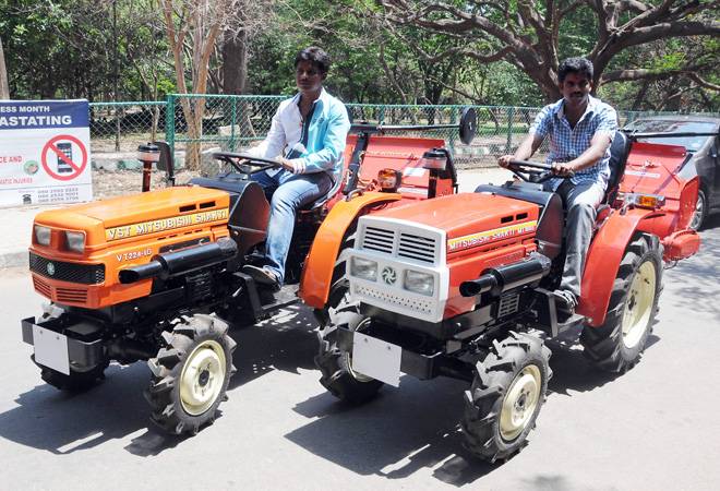 Tractor sales to de-grow despite normal monsoon Tractor sales to de-grow despite normal monsoon