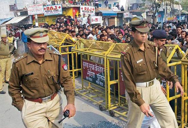 As many as 25,000 home guards, who are deployed across police stations and traffic signal in Uttar Pradesh, are likely to lose their regular jobs. As many as 25,000 home guards, who are deployed across police stations and traffic signal in Uttar Pradesh, are likely to lose their regular jobs.