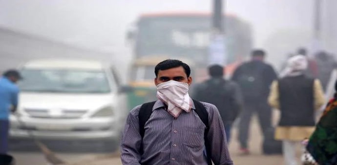 In Noida, the AQI also under red-mark with AQI at 674 level. However, Gurugram's AQI was under 'very poor' category with overall AQI 383. In Noida, the AQI also under red-mark with AQI at 674 level. However, Gurugram's AQI was under 'very poor' category with overall AQI 383.