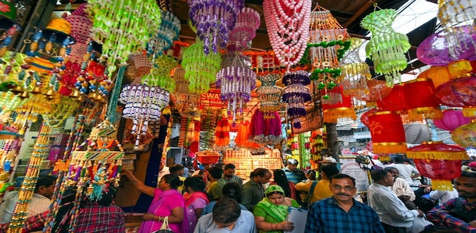 Shoppers throng Delhi's Sadar Bazaar ahead of Diwali. Photo credit: PTI Shoppers throng Delhi's Sadar Bazaar ahead of Diwali. Photo credit: PTI