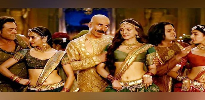 Housefull 4 Box Office Collection Day 1: Akshay Kumar's comedy off to a great start: Housefull 4 Box Office Collection Day 1: Akshay Kumar's comedy off to a great start: