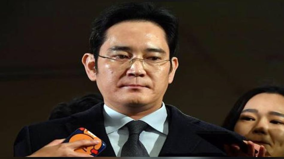 Samsung Electronics Vice-Chairman Lee Jae-yong arrived in India on Sunday sparking conjectures that the South Korean giant could invest further in the country to broaden its presence in the world's second-largest smartphone market. Samsung Electronics Vice-Chairman Lee Jae-yong arrived in India on Sunday sparking conjectures that the South Korean giant could invest further in the country to broaden its presence in the world's second-largest smartphone market.