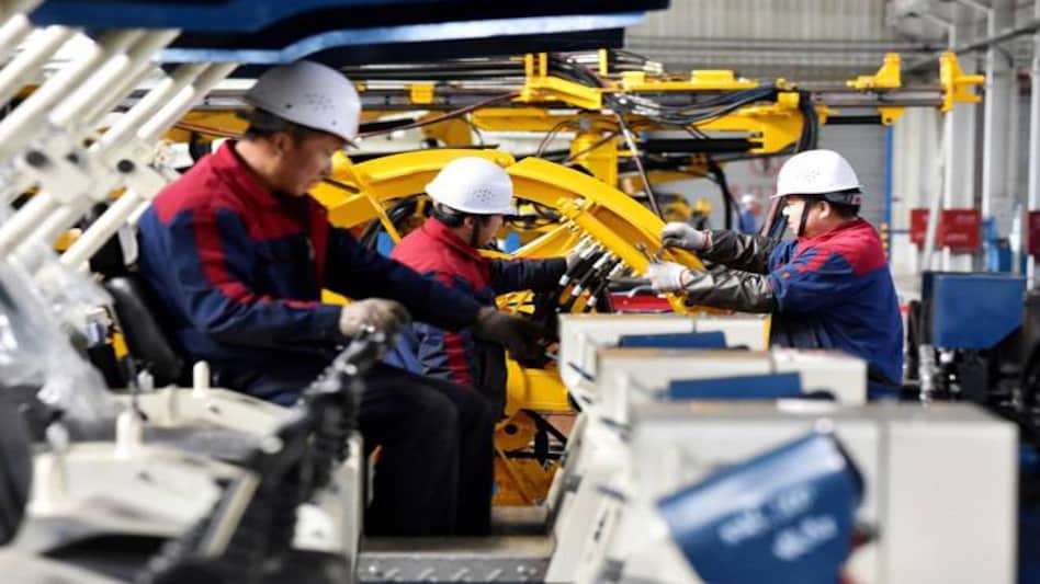 Profit declines for the manufacturing sector deepened in October, as margins contracted by 4.9% in the January-October period (Reuters Image) Profit declines for the manufacturing sector deepened in October, as margins contracted by 4.9% in the January-October period (Reuters Image)