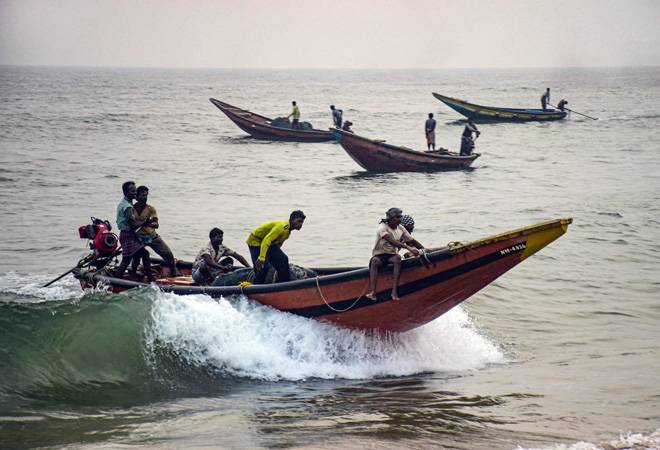 Cyclone Bulbul makes landfall in Odisha; Vistara, IndiGo suspend flights on Nov 9 and 10