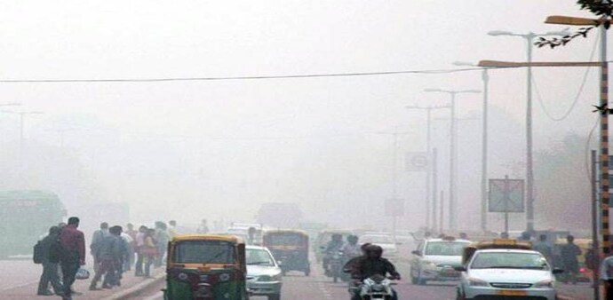 Delhi air pollution: Delhi AQI level stood at 211 ('poor' category) in early hours of Monday Delhi air pollution: Delhi AQI level stood at 211 ('poor' category) in early hours of Monday