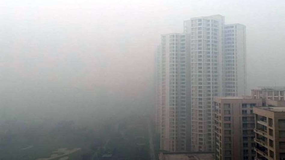 Delhi air pollution: Air quality in Delhi, Gurugram and Noida deteriorates Delhi air pollution: Air quality in Delhi, Gurugram and Noida deteriorates