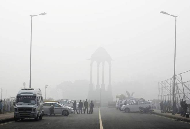 Delhi's Air Quality Index has reached an alarming level of 456 (severe) Delhi's Air Quality Index has reached an alarming level of 456 (severe)