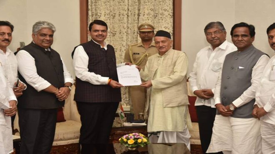 Maharashtra crisis: Devendra Fadnavis submits his resignation to Governor Bhagat Singh Koshyari Maharashtra crisis: Devendra Fadnavis submits his resignation to Governor Bhagat Singh Koshyari