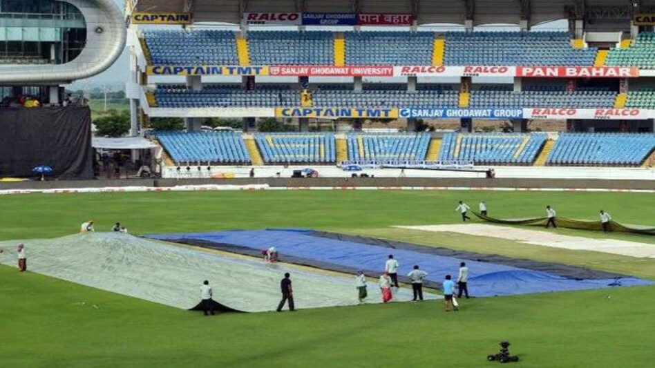 Rajkot weather forecast: As per the weather forecast, the cyclone might cause 'heavy' to 'very heavy' rainfall in Saurashtra and South Gujarat Rajkot weather forecast: As per the weather forecast, the cyclone might cause 'heavy' to 'very heavy' rainfall in Saurashtra and South Gujarat