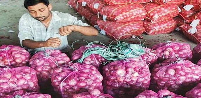 Onion prices shot up by Rs 80 per kg in Delhi as against Rs 55 on October 31 Onion prices shot up by Rs 80 per kg in Delhi as against Rs 55 on October 31