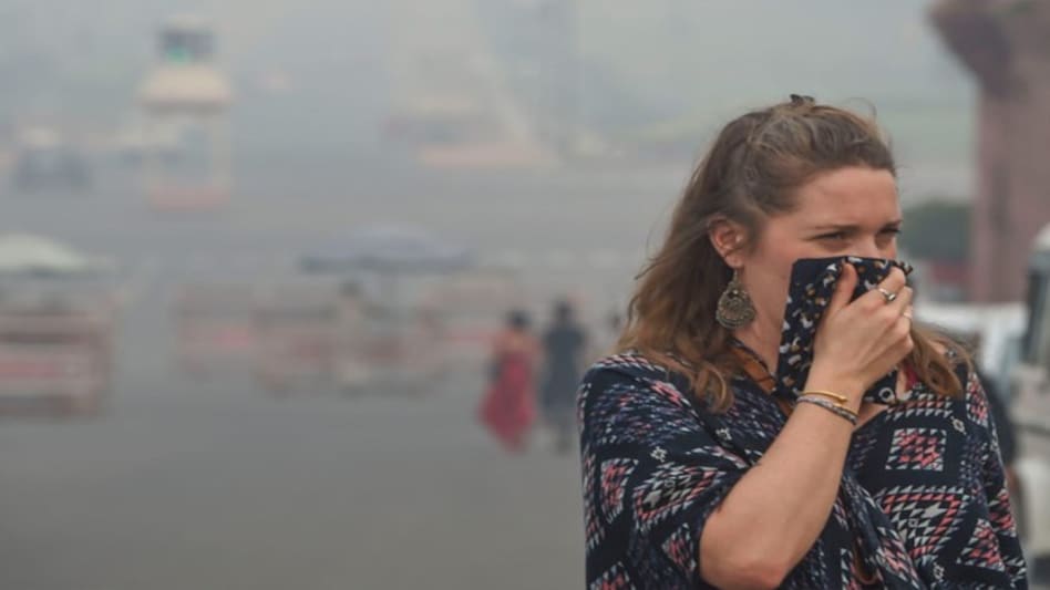 Smog in New Delhi (Photo credit: PTI) Smog in New Delhi (Photo credit: PTI)