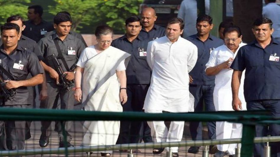 The authorities found no direct threat to the Gandhi family due to which the SPG security has been withdrawn The authorities found no direct threat to the Gandhi family due to which the SPG security has been withdrawn