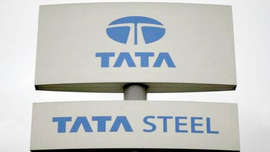 Up to 1,600 employee lay-offs are expected in the Netherlands, 1,000 in the UK and 350 elsewhere in the world Up to 1,600 employee lay-offs are expected in the Netherlands, 1,000 in the UK and 350 elsewhere in the world