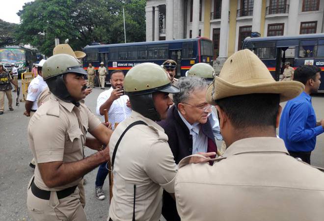 Anti-CAA protests: Ramchandra Guha detained Anti-CAA protests: Ramchandra Guha detained