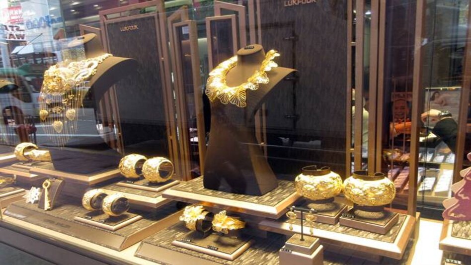 Hallmarking jewellery is not yet mandatory in India, where jewellery quality is sometimes an issue Hallmarking jewellery is not yet mandatory in India, where jewellery quality is sometimes an issue