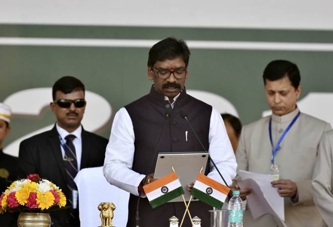 JMM leader Hemant Soren, father's second choice as heir, becomes Jharkhand CM again