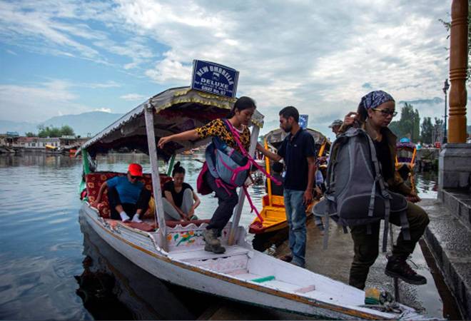 Sectors directly dependent on the internet such as information technology and e-commerce had been "ruined" since the lockdown began in early August, says the group Sectors directly dependent on the internet such as information technology and e-commerce had been "ruined" since the lockdown began in early August, says the group