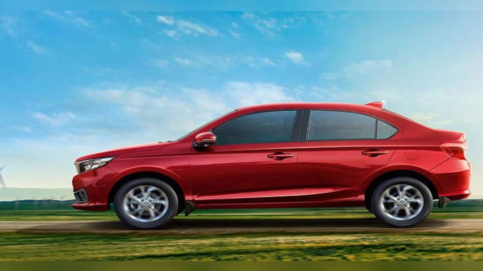The updated Honda Amaze's 1.2-litre i-VTEC petrol engine produces 90 PS of power and 110 Nm of torque The updated Honda Amaze's 1.2-litre i-VTEC petrol engine produces 90 PS of power and 110 Nm of torque