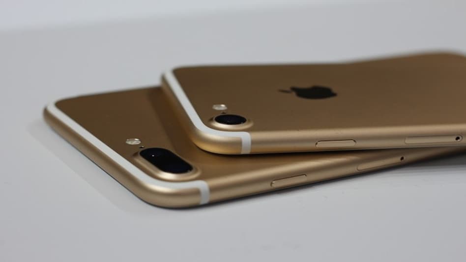 Apple pushes recycling of iPhones with 'Daisy' robot to recover minerals Apple pushes recycling of iPhones with 'Daisy' robot to recover minerals