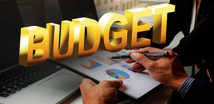 Ongoing earnings season and announcements made by finance minister Nirmala Sitharaman will decide the direction of the market on February 1 Ongoing earnings season and announcements made by finance minister Nirmala Sitharaman will decide the direction of the market on February 1