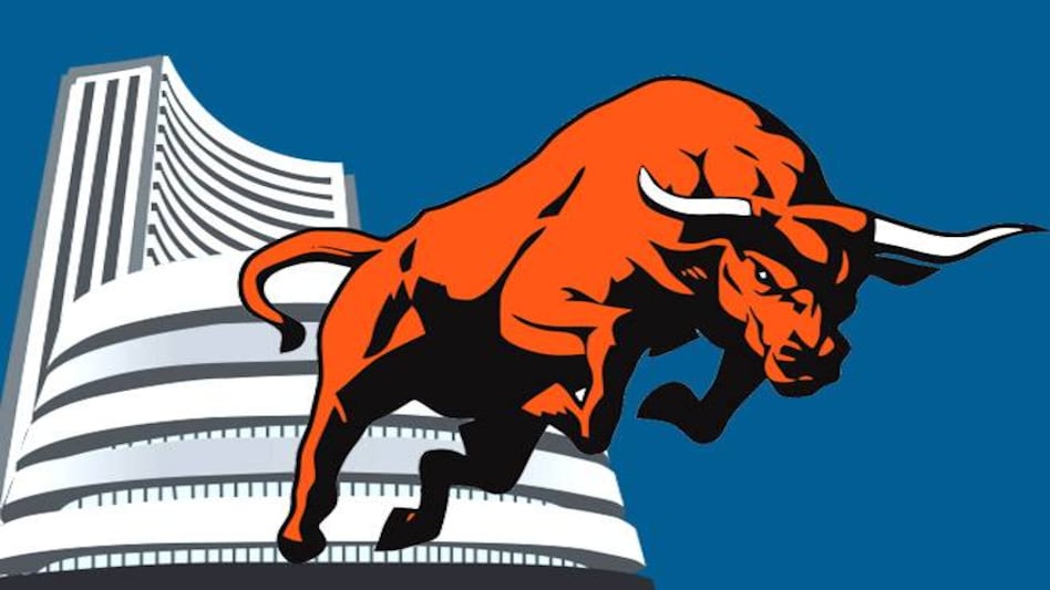 IT and banking stocks led the gains on BSE with their indices rising 215 points and 128 points , respectively IT and banking stocks led the gains on BSE with their indices rising 215 points and 128 points , respectively