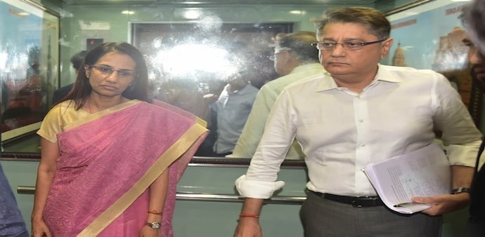 Former ICICI Bank Managing Director Chanda Kochhar and her husnand Deepak Kochhar (File photo) Former ICICI Bank Managing Director Chanda Kochhar and her husnand Deepak Kochhar (File photo)