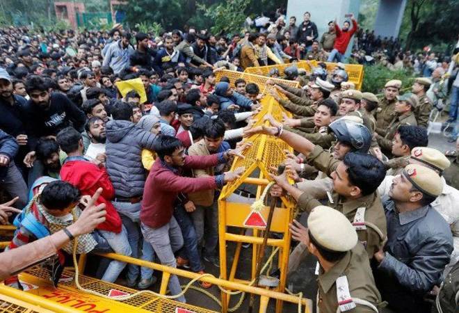 A student had fileda a petition in the Delhi HC seeking SIT probe into the Jamia capus violence and compensation A student had fileda a petition in the Delhi HC seeking SIT probe into the Jamia capus violence and compensation